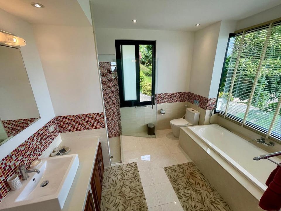 The Carma | stylish and luxury sea view pool villa Villa in Sala Dan