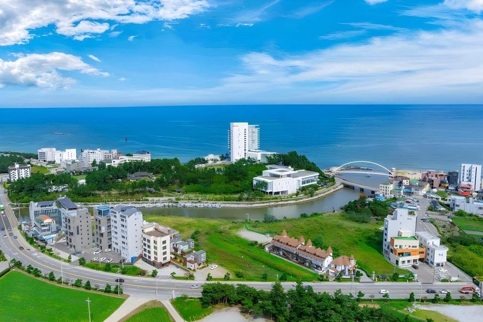 Gangneung The Gangmun Poolvilla and Spa Oceanview Bed and Breakfast in South Korea
