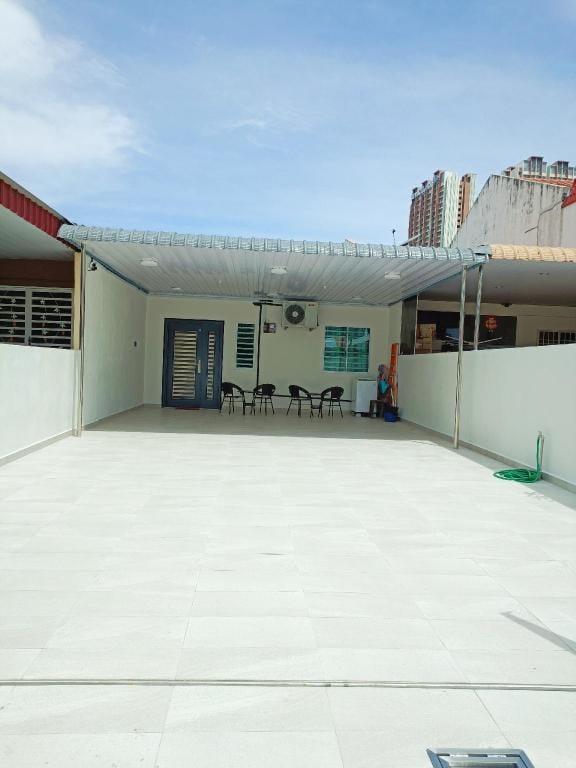 Penang Luxury Homestay Jelutong Georgetown 12Pax  Vacation rental in George Town