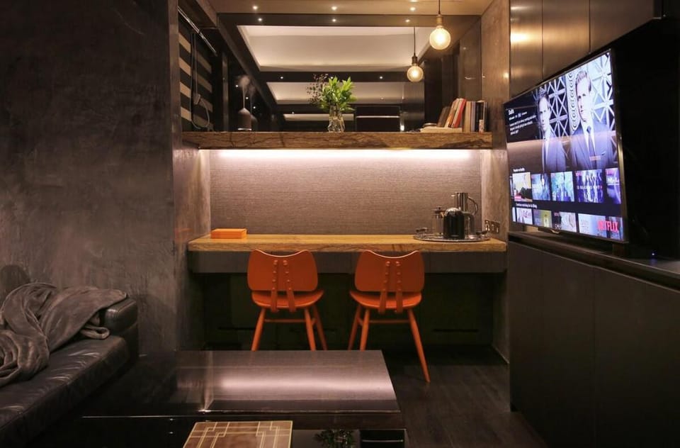 Convenient designer apt with a view Vacation rental in Hong Kong