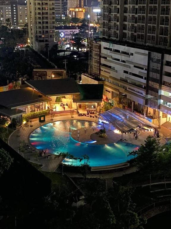 Condo near Ayala IT Park Cebu Wifi Balcony Apartment in Lapu-Lapu City