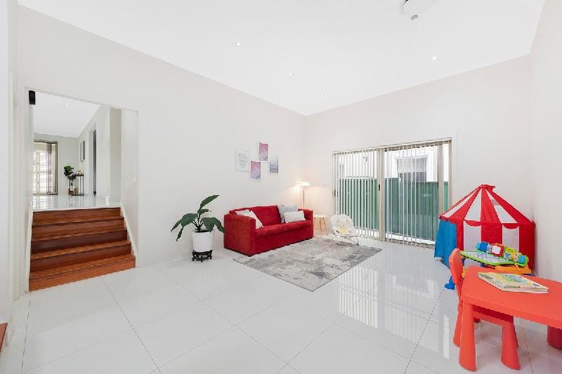 Modern 4Bedroom Spacious House close to Top Ryde Vacation rental in Sydney