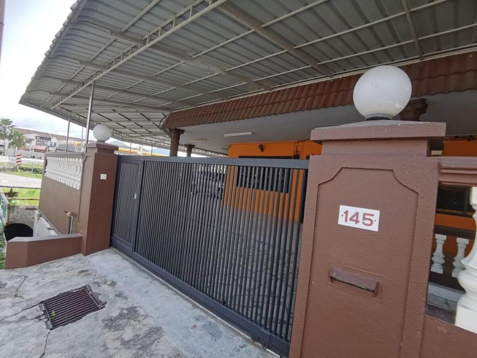 Five Bedrooms Sunshine Homestay 5km - Ipoh Oldtown Vacation rental in Ipoh