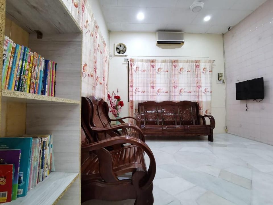 Five Bedrooms Sunshine Homestay 5km - Ipoh Oldtown Vacation rental in Ipoh