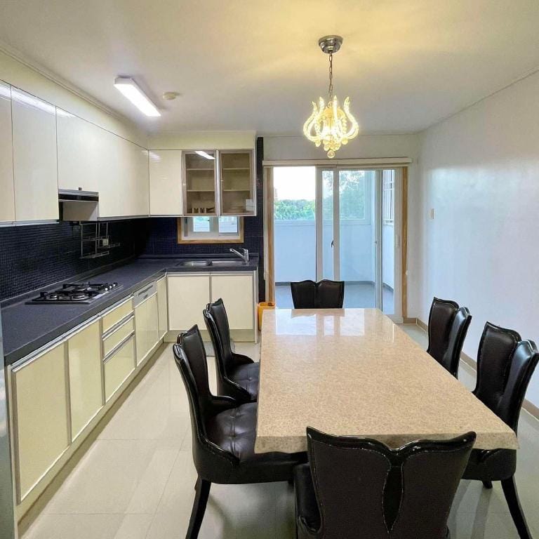 Koregon Condo (3BEDROOMS) Apartment in Angeles