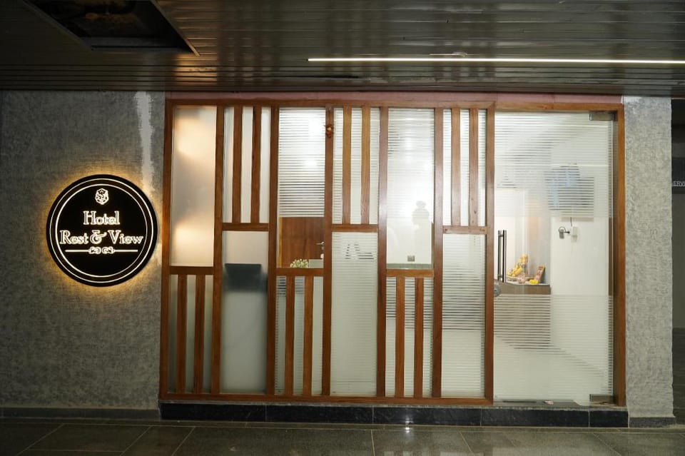 Hotel Rest and View Hotel in Ahmedabad