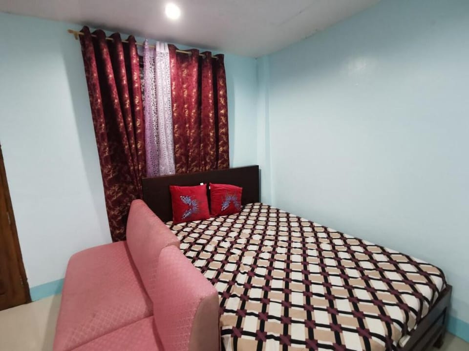 EZ & V Staycation Vacation rental in Calabarzon