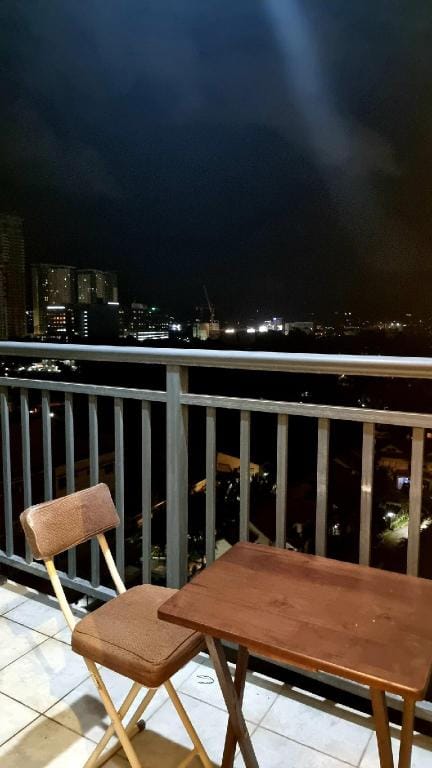 Augustus Studio w/ Balcony, Parking, & WiFi Apartment in Lapu-Lapu City