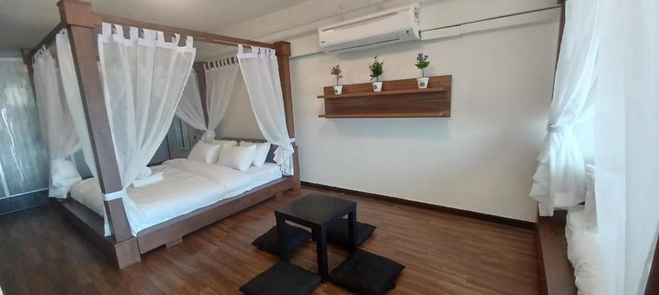 Duplex Studio With Canopy King Beds Apartment in Bayan Lepas