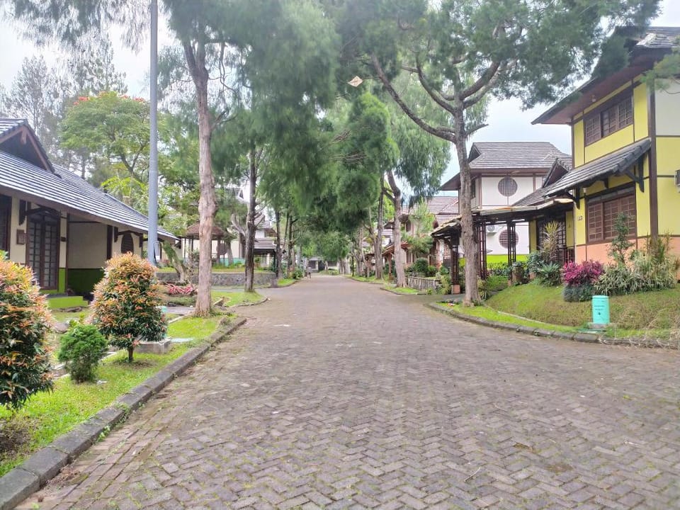 Villa Type Rumah Jepang Little venice Kota Bunga Villa in West Java