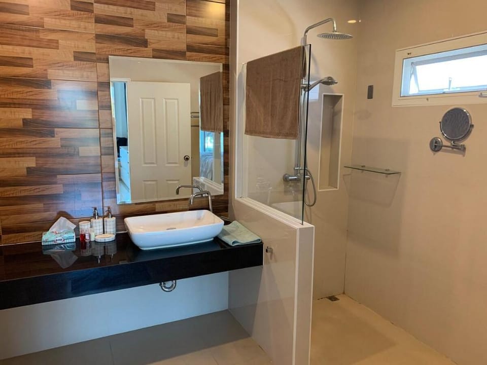 Beautiful 3 bed luxury pool villa prime location Villa in Pattaya City