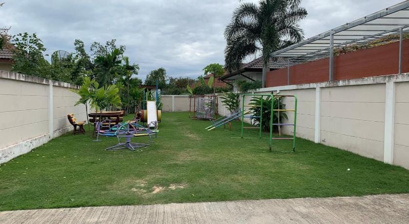 Beautiful 3 bed luxury pool villa prime location Villa in Pattaya City