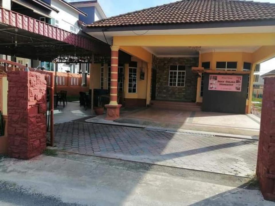 Iman Geliga Homestay Vacation rental in Terengganu, Malaysia