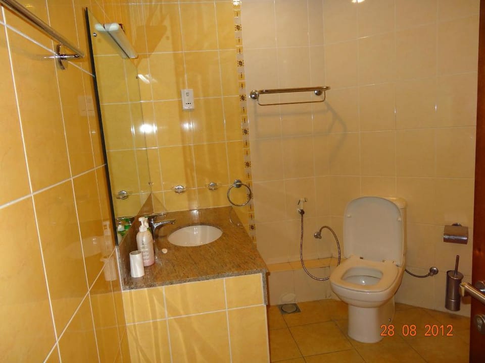 Super Luxury 3BR Golf Wing Apartment on 7th Floor Apartment in Colombo