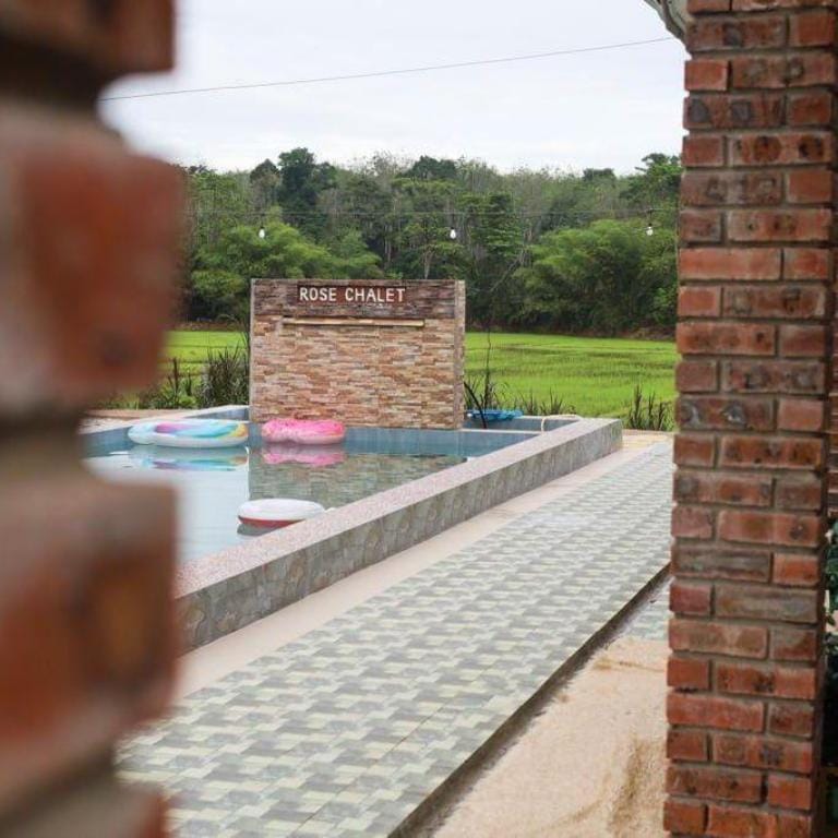 FR2 Rose Pool View Chalet Baling Kedah Vacation rental in Kedah
