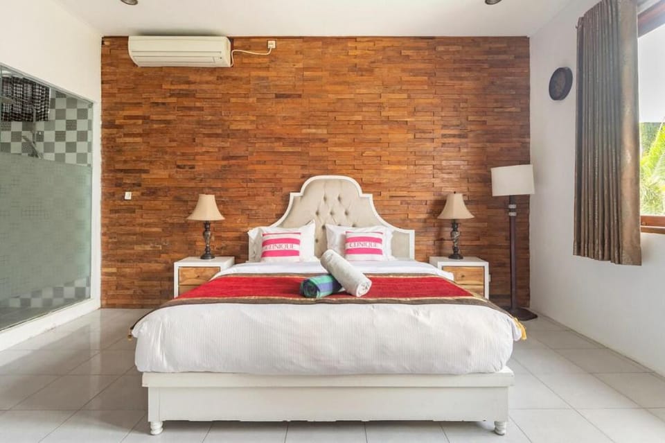 Villa Arinda Seminyak walk to beach private pool Villa in Kuta