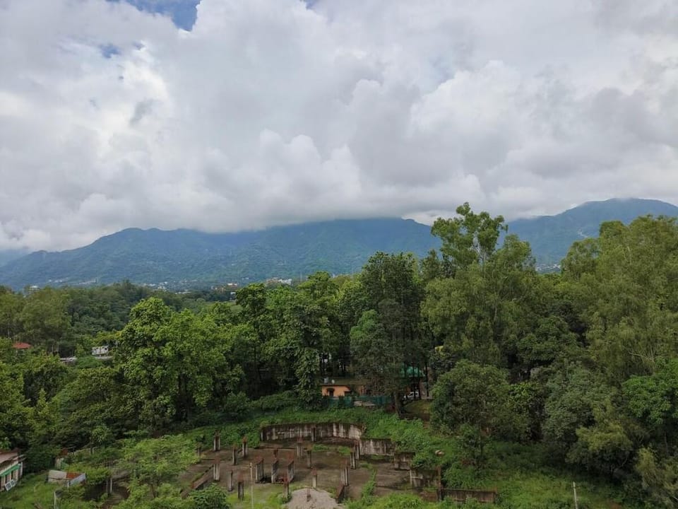 Peach luxury suite By The Paprika Apartment in Dehradun