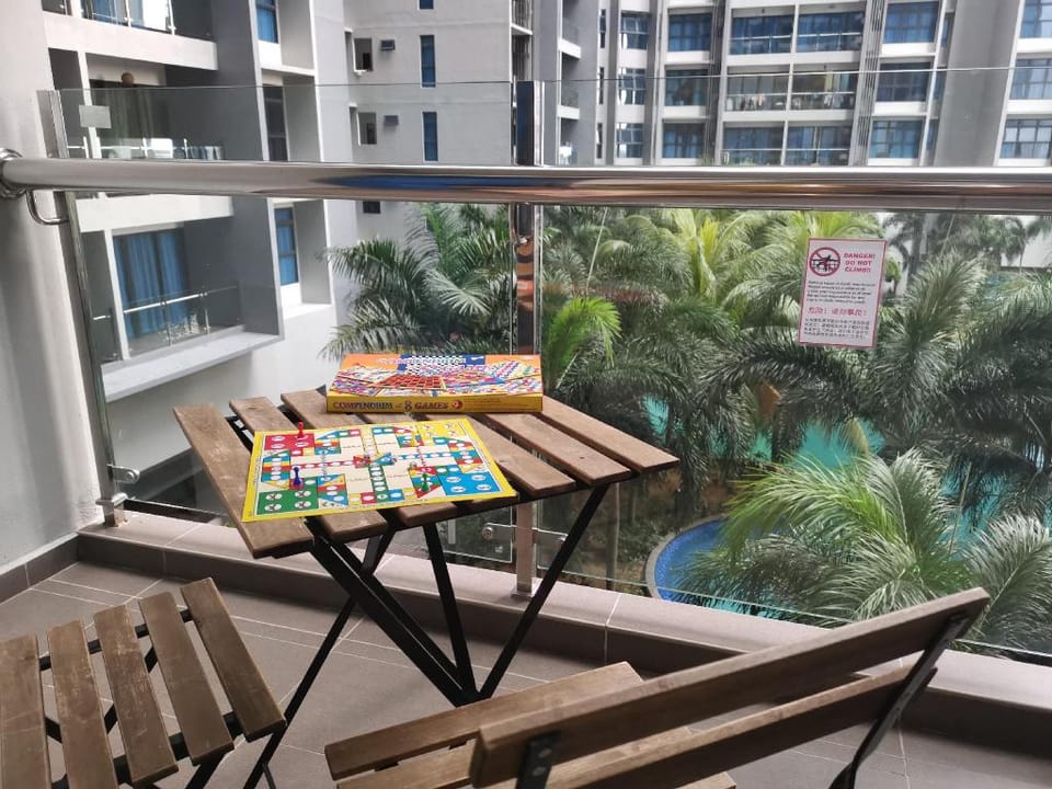 Atlantis 1BR 4-6pax Pool & Sea View 5min to Jonker Apartment in Malacca