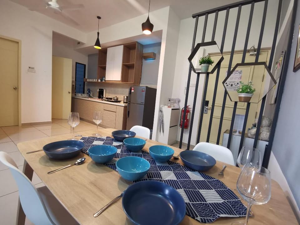 Atlantis 1BR 4-6pax Pool & Sea View 5min to Jonker Apartment in Malacca