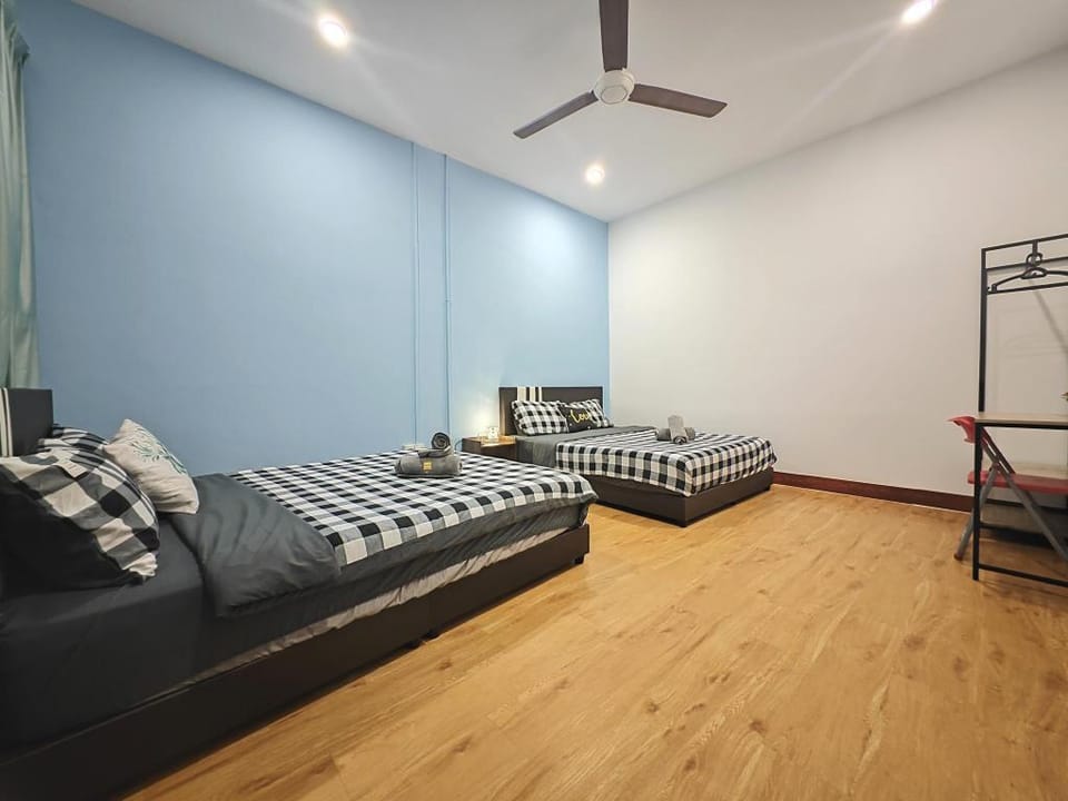 KTV, Dart&Snooker 4BR 16~20pax 4min WALK to Jonker Vacation rental in Malacca