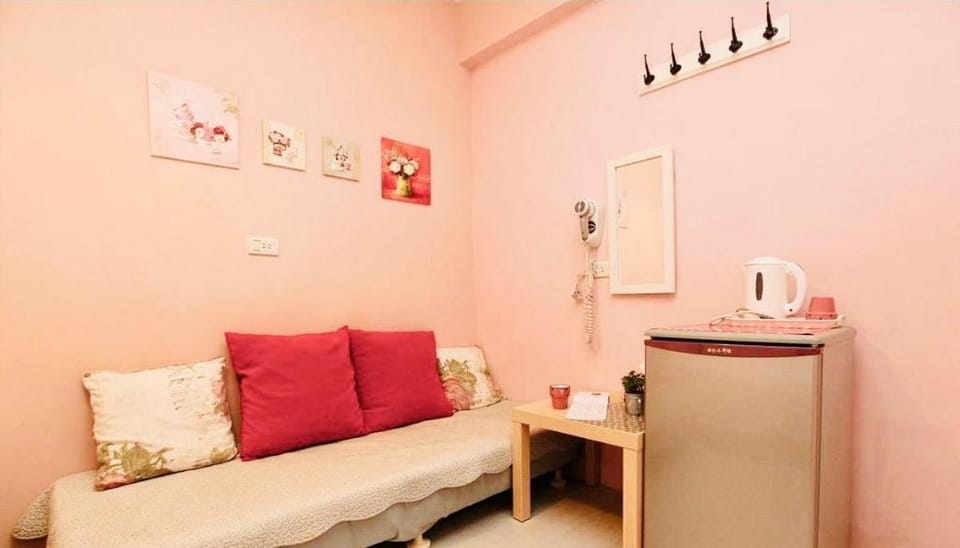 Nightmarket Inn (Pink Room) Vacation rental in Taiwan, Province of China