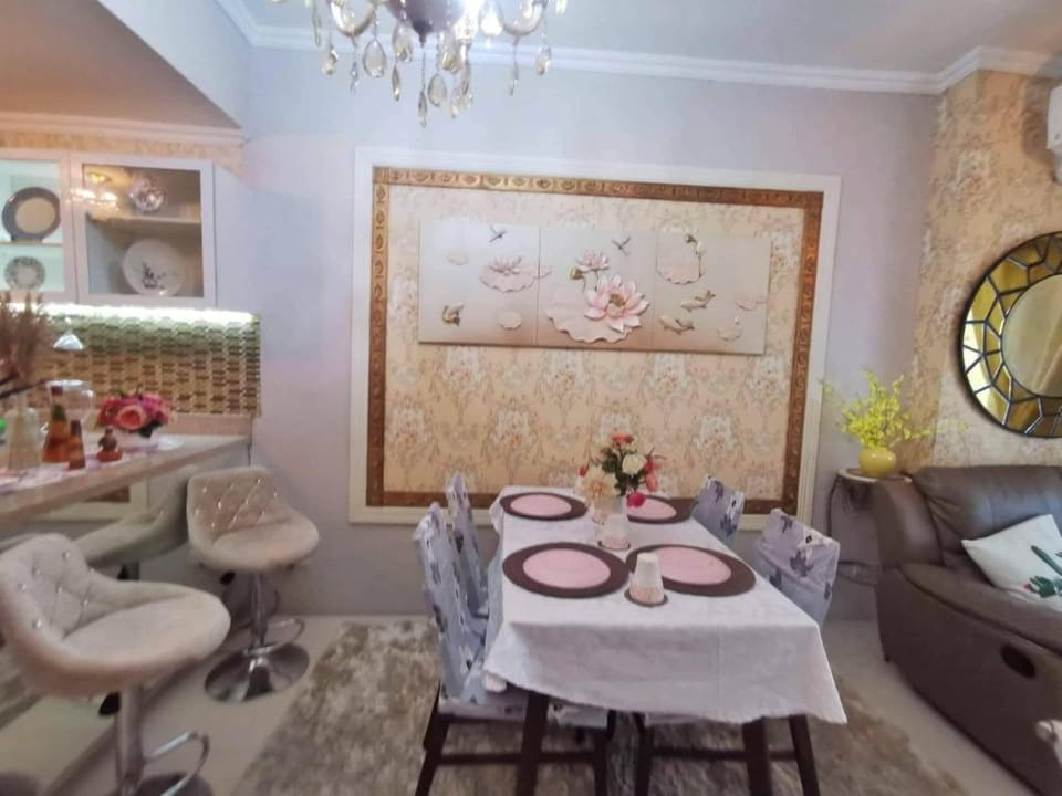 INSTAGRAMMABLE JACUZZI 2 BEDROOM UNIT  Apartment in Quezon City