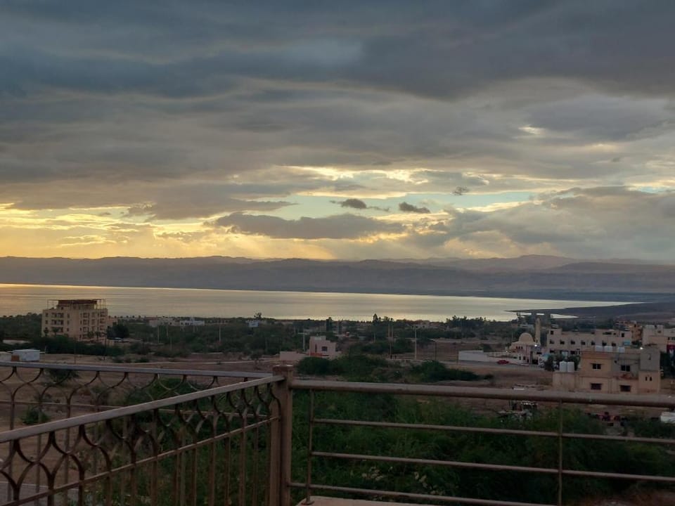 THARA ROMANTIC DEAD SEA  Apartment in Africa
