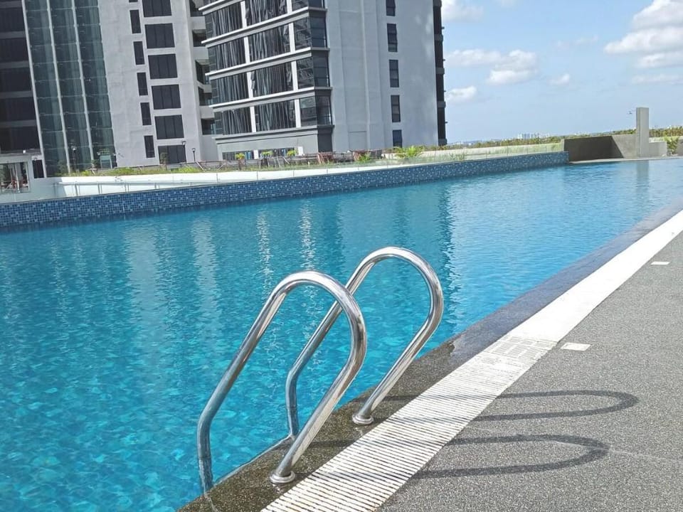 Legoland-HappyRainbow Suit@D'Pristine-8px lakeview Apartment in Johor