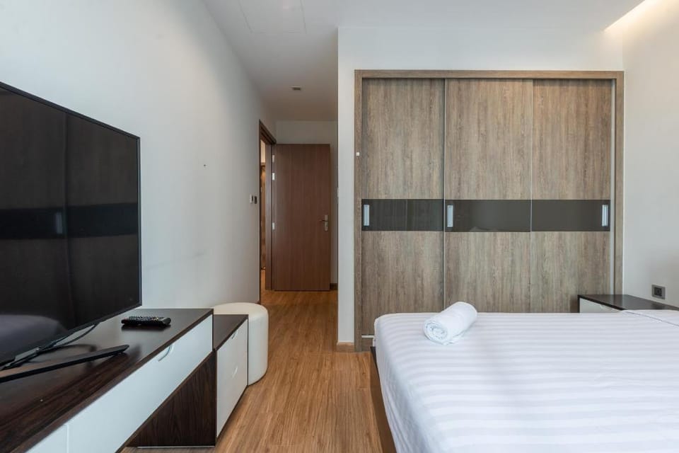 Romantic 2 bedroom Apartment Near Lotte Tower Apartment in Hanoi