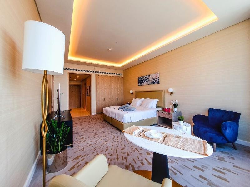 Stunning studio Apartment palm tower in palm Apartment in Dubai