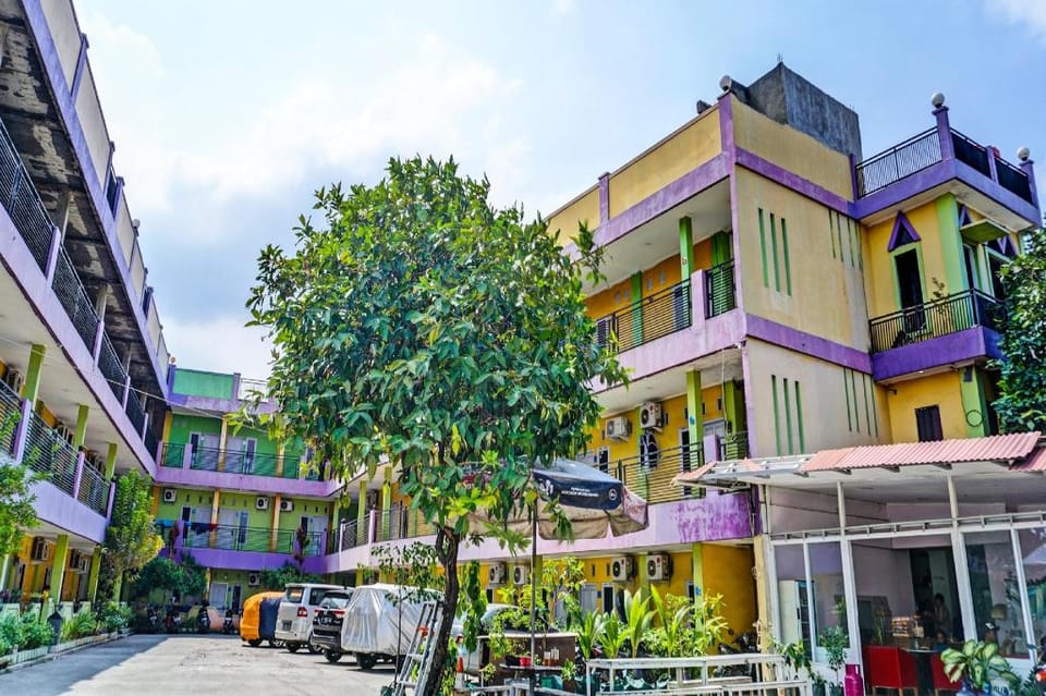 OYO 91796 Guest House Ghalta Syariah Hotel in West Java