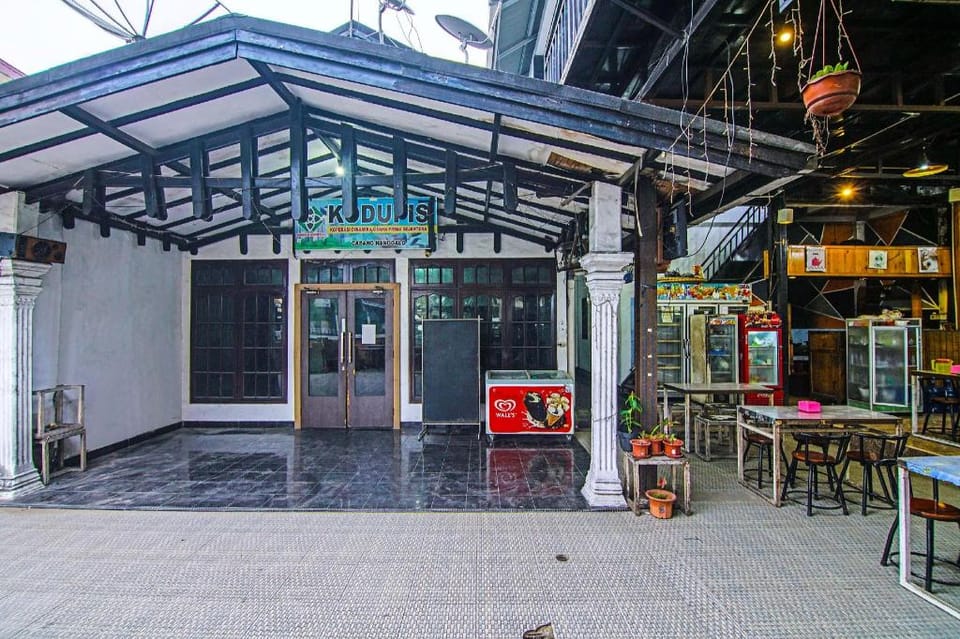OYO 91730 De' Mande Homestay Syariah Hotel in Padang