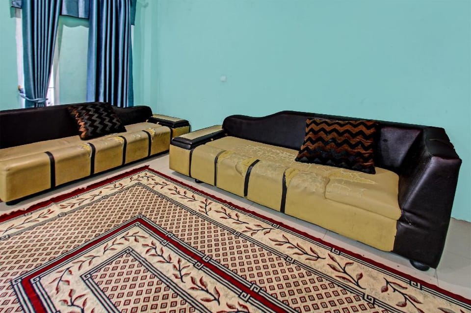 Hotel O Homestay Bang HajiNearLapangan Penujak ( Inen Gonggang) Hotel in West Praya