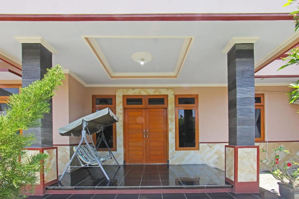 OYO 91777 Kemuning Guesthouse Hotel in West Nusa Tenggara, Indonesia