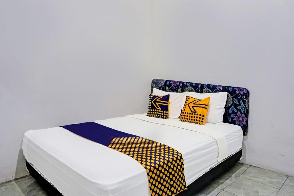 OYO Life 91718 Kost Damai Syariah Hotel in East Java