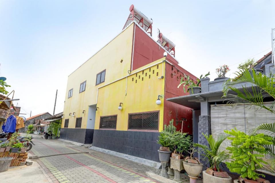 OYO 91773 Ab Homestay Hotel in East Java