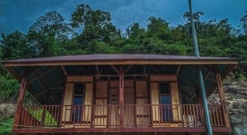 EXPRESS O 91702 Mandeh Homestay Syariah Near Bank Nagari PT Bank Pembangunan Daerah (BPD) Sumbar Cab Hotel in West Sumatra, Indonesia