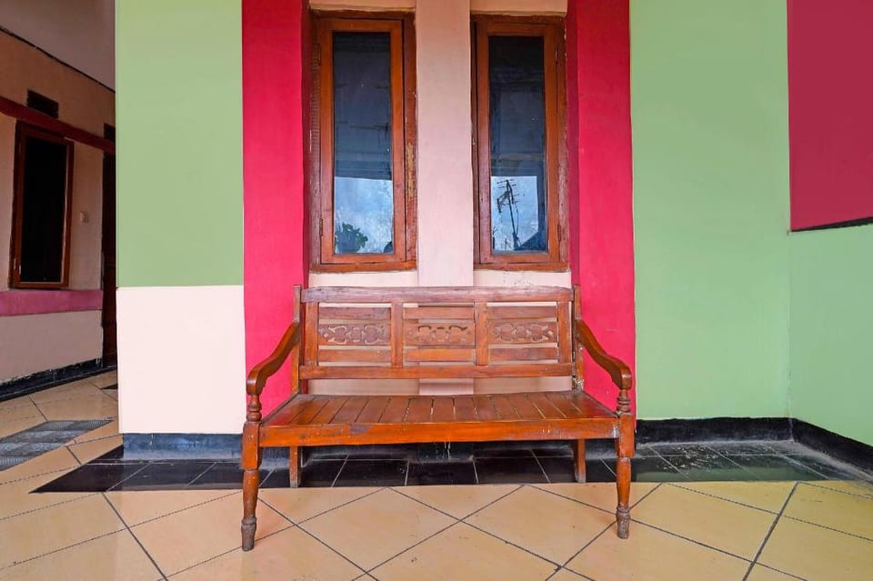 SPOT ON 91783 Urban Syariah Residence Hotel in Bandung