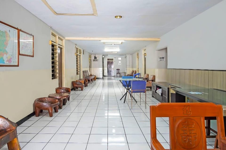 OYO 91710 Hotel Anugerah Hotel in East Java