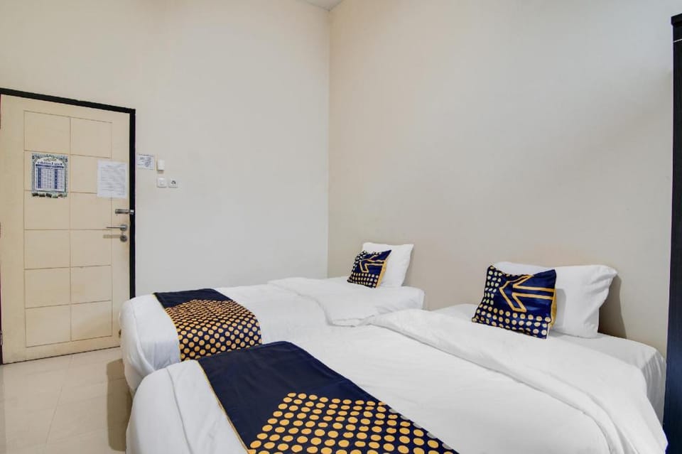 SPOT ON 91772 Nisrina Homestay Syariah Hotel in West Sumatra, Indonesia