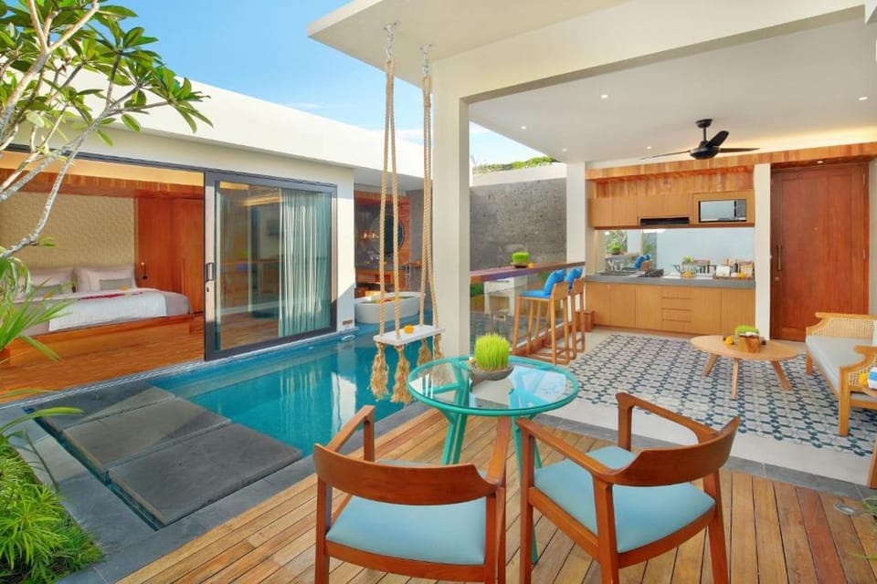 Luxury 1 BR Private Pool Floating Bathtub#001 Villa in North Kuta