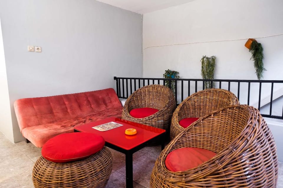 RedDoorz @ Felicia Residence Manahan Surakarta Hotel in Indonesia