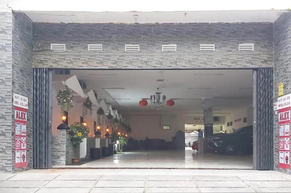 Urbanview Alex Hostel Palembang Hotel in Indonesia