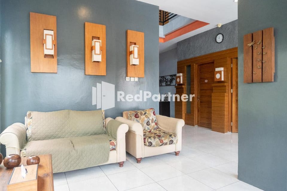 Omah Capung near Malioboro Area Mitra RedDoorz Hotel in Yogyakarta