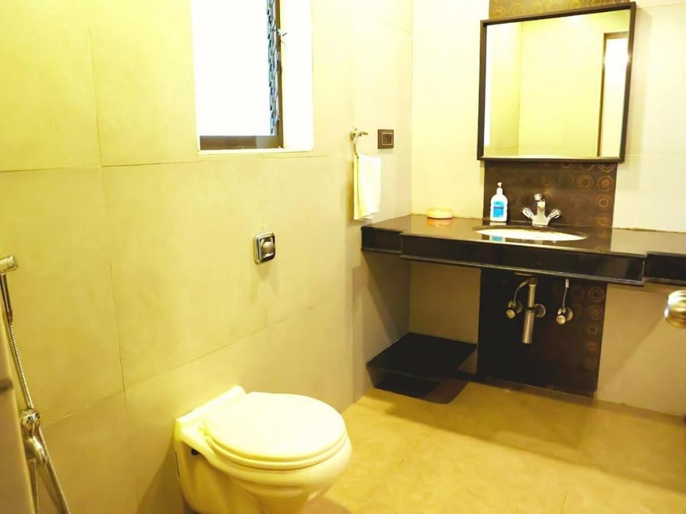 Palatial 6 bedroom private pool Villa  AV CRESCENT Villa in Lonavla