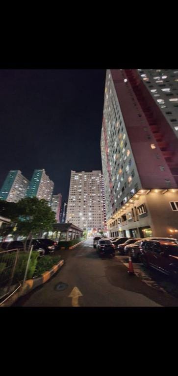 Yana 3 Sewa Apartemen Green Pramuka City ,est 2013 Apartment in Jakarta