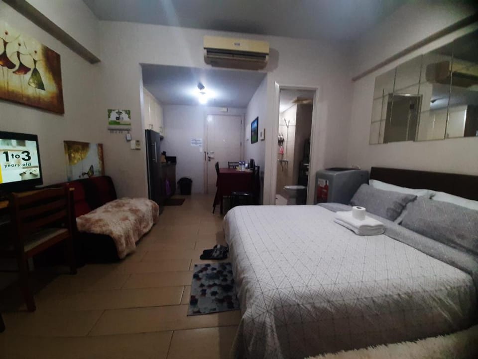 Tinzcondotel150Newportnorthwing Apartment in Pasay