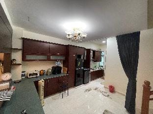 Austin Perdana 15 pax Near HeLiXuan YiJia LongSing Vacation rental in Johor Bahru