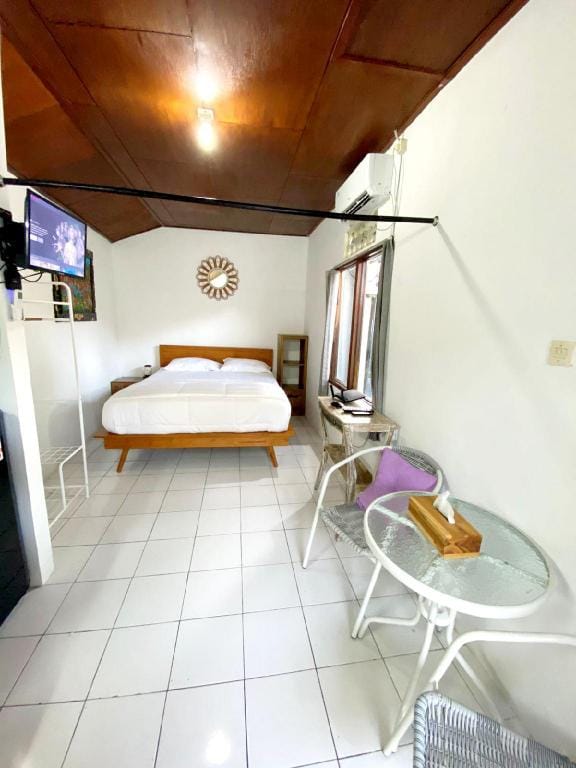 Beachside Sanur 1 bed  private guest house Apartment in Denpasar