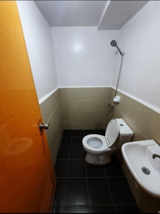 Pls book here airbnb.com/h/banilad Apartment in Cebu City